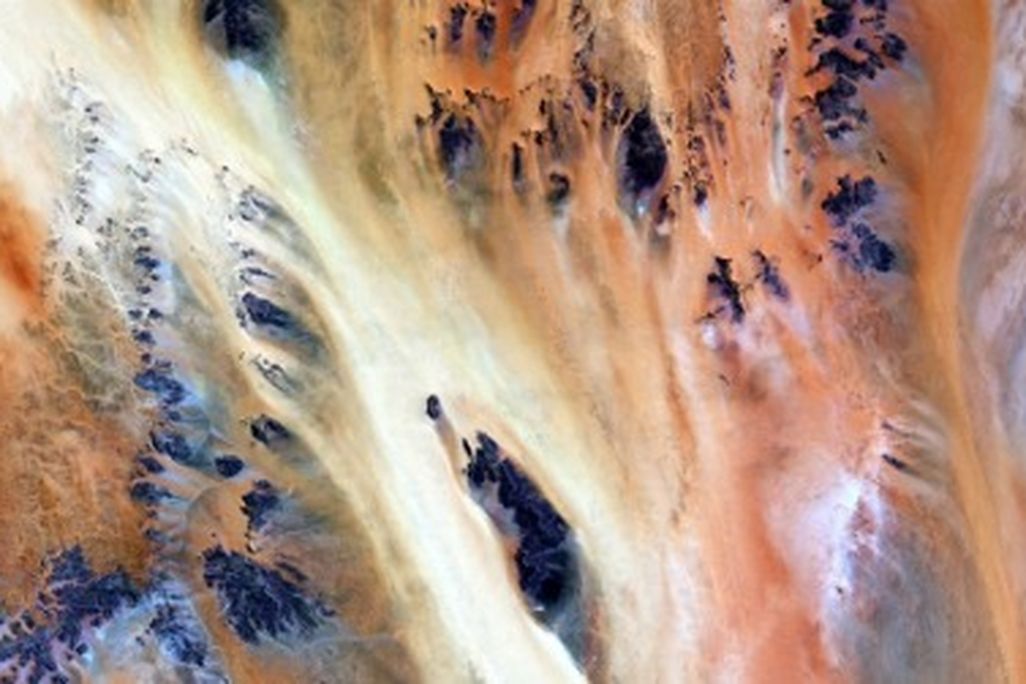 The Terkezi Oasis in Chad, as seen from Landsat 7