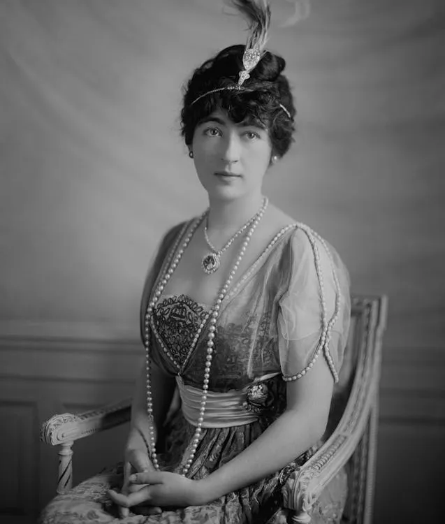 Evalyn McLean (c. 1914) wearing the Hope Diamond