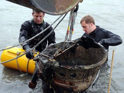 It&#39;s not just the  river: Royal Navy Bomb Disposal team divers lift a World War II-era V-2 rocket from the seabed at Harwich, Essex, in 2012. The rocket was donated to the local sailing club, which had reported the rocket&#39;s location to the Essex Police.