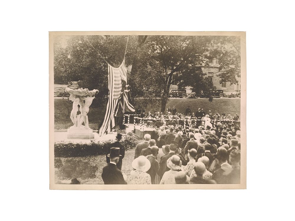Photograph of the dedication of Friendship Fountain at McGill University, 1931 May 29 / unidentified photographer. Gertrude Vanderbilt Whitney papers, 1851-1975, bulk 1888-1942. Archives of American Art, Smithsonian Institution.