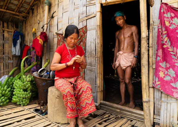 The life of Mro family. thumbnail