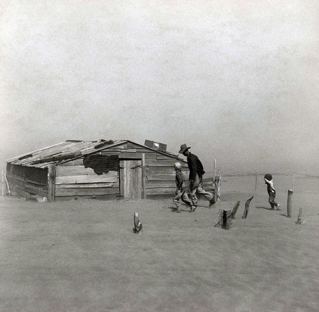 Arthur Rothstein, Farmer walking in dust storm, Cimarron County Oklahoma