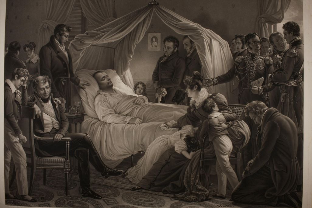 A black and white melodramatic depiction of the scene, with Napoleon on a white bed lying surrounded by grieving people