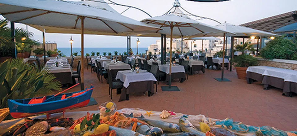  Hotel Covo dei Saraceni, Dining with a magnificent view 