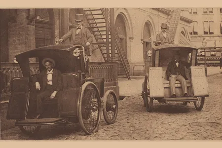 Electric taxis known as Electrobats drive through Manhattan in 1898. A similar vehicle fatally struck Henry Hale Bliss on September 13, 1899.