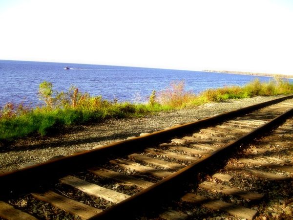Old Railroad Track in Oswego, NY thumbnail