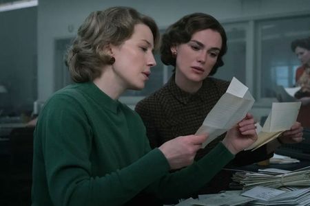 Carrie Coon (left) as Jean Cole and Keira Knightley (right) as Loretta McLaughlin in the&nbsp;Boston Strangler movie