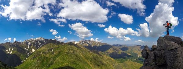 Panorama of a beautiful mountain and peak in the city of Hamedan thumbnail
