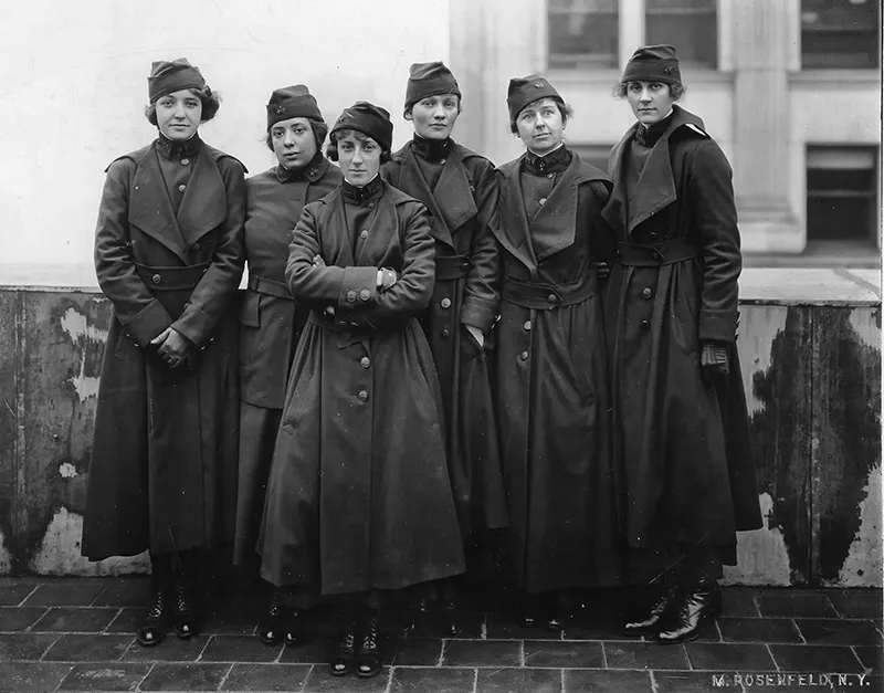 Women On the Frontlines of WWI Came to Operate Telephones