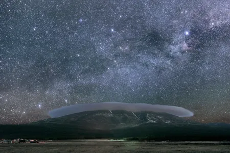 Flagstaff, Arizona maintains a lighting code that limits lights from polluting this majestic nighttime view. But the glare from orbiting objects threatens to undermine such regulations.