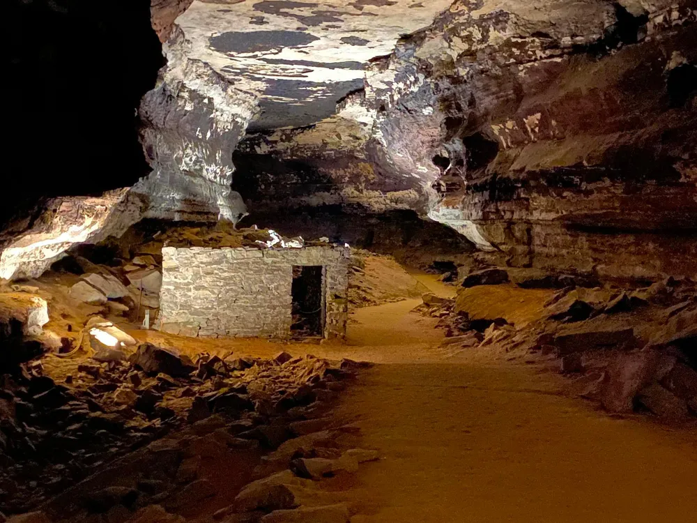 TB hut Mammoth Cave 2.jpg
