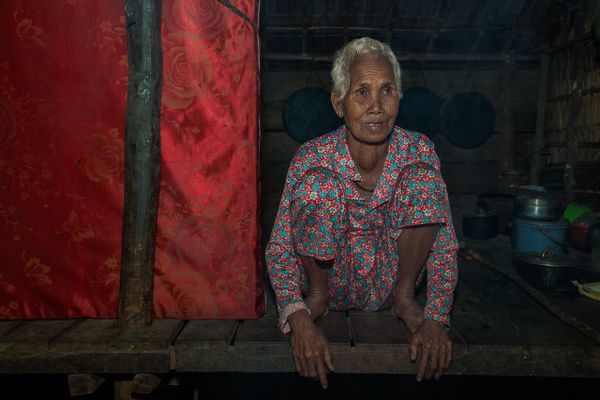 Elderly cambodian woman thumbnail