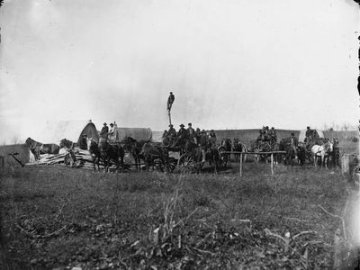 USMT workers set up telegraph lines during the Civil War. 