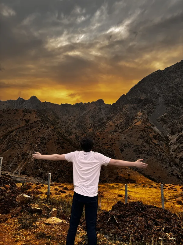 Welcoming the Sunset Above Silent Peaks thumbnail