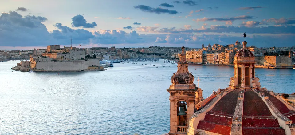  Harbor scene in Valletta, Malta 