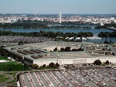 Construction on the Pentagon was completed in January 1943. With about 6.4 million square feet, it is still today the world’s largest low-rise office building.