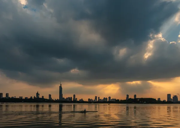 Lake in the evening thumbnail