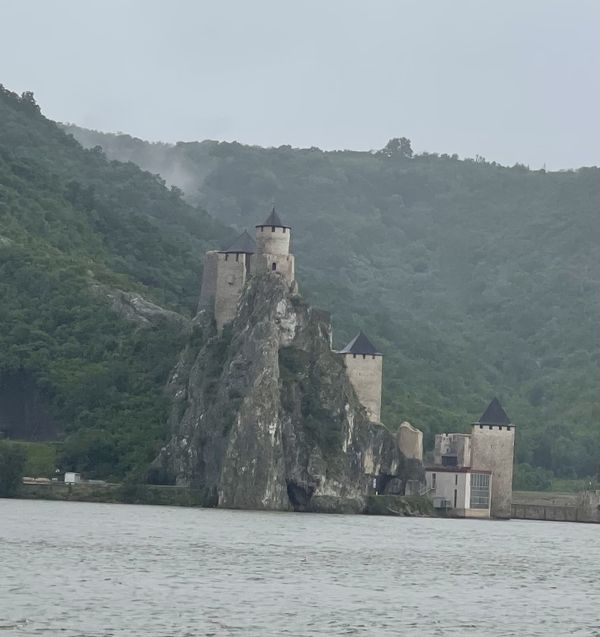 Castle on the Danube thumbnail