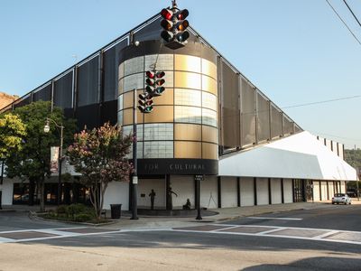 Mary G. Hardin Center for Cultural Arts