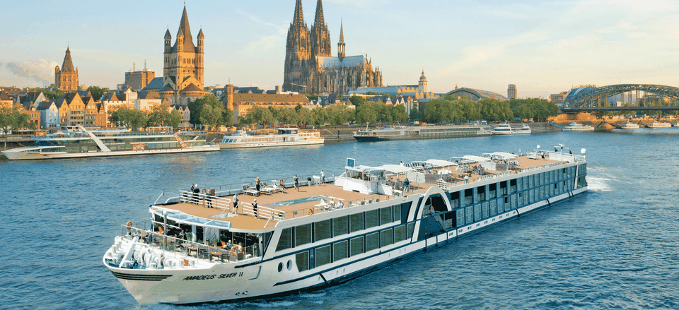  <i>Amadeus Silver II</i> passing Cologne 