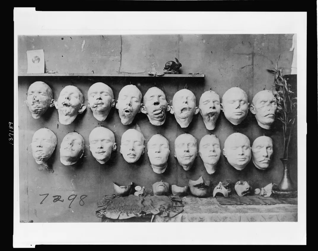 Casts taken from WWI soldiers' disfigured faces