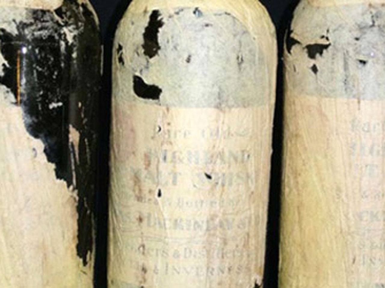 Tasting Shackleton's Whisky, image size:1280x960