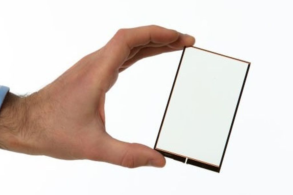 smartphone charge solar power