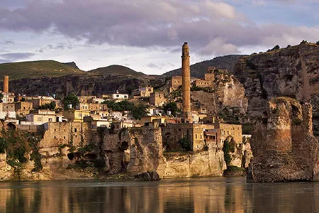 Hasankeyf is home to thousands of human-made caves, hundreds of medieval monuments and a rich-ecosystem.