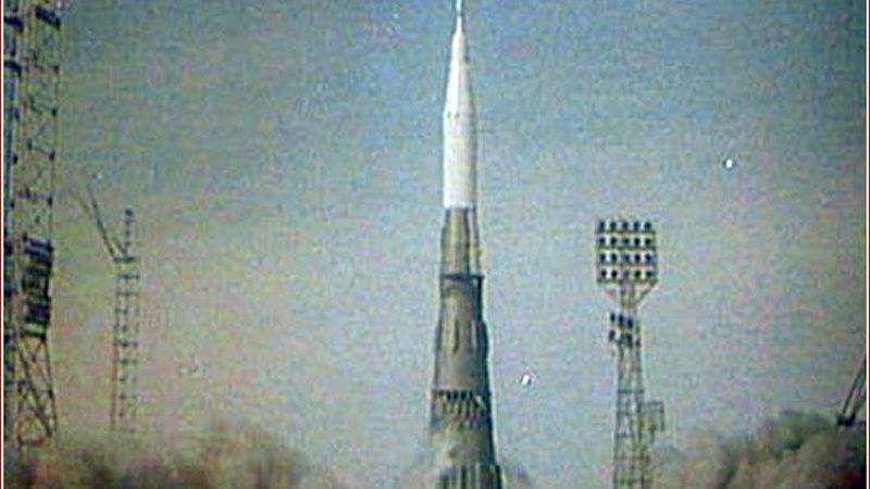 Russian Spacecraft Series Land Rockets