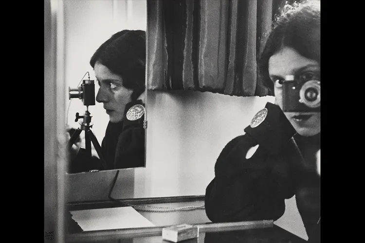 Ilse Bing self-portrait (main longform)