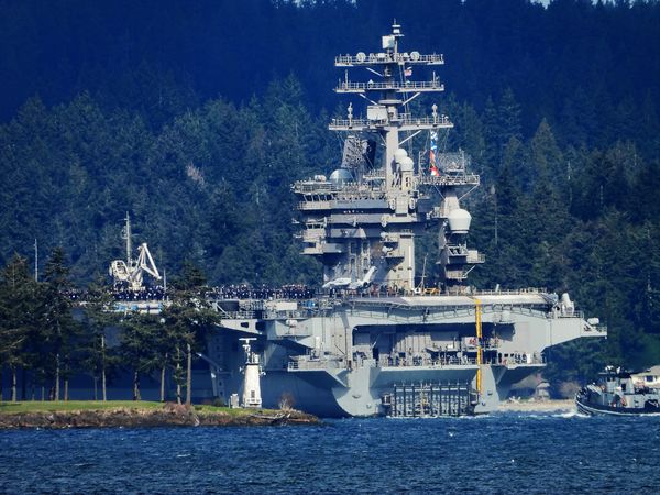 USS Nimitz crew coming home at Orchard Point Washington thumbnail