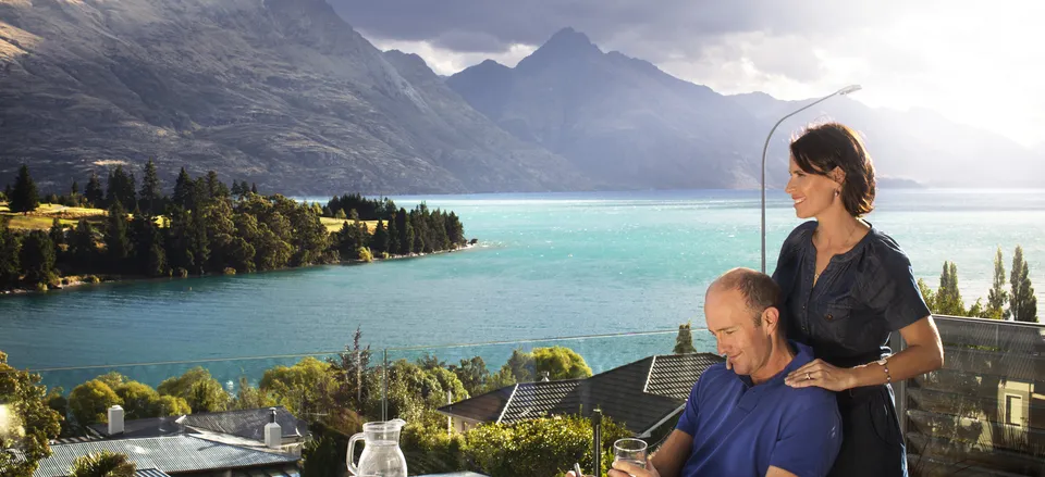  Looking out over Queenstown. Credit: Chris Sisarich/Tourism New Zealand 