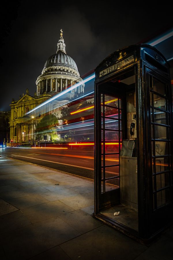 St Paul’s Cathedral at night thumbnail