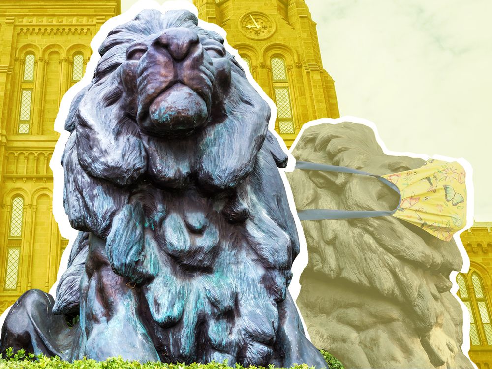 Zoo's Lion sculpture de-masked