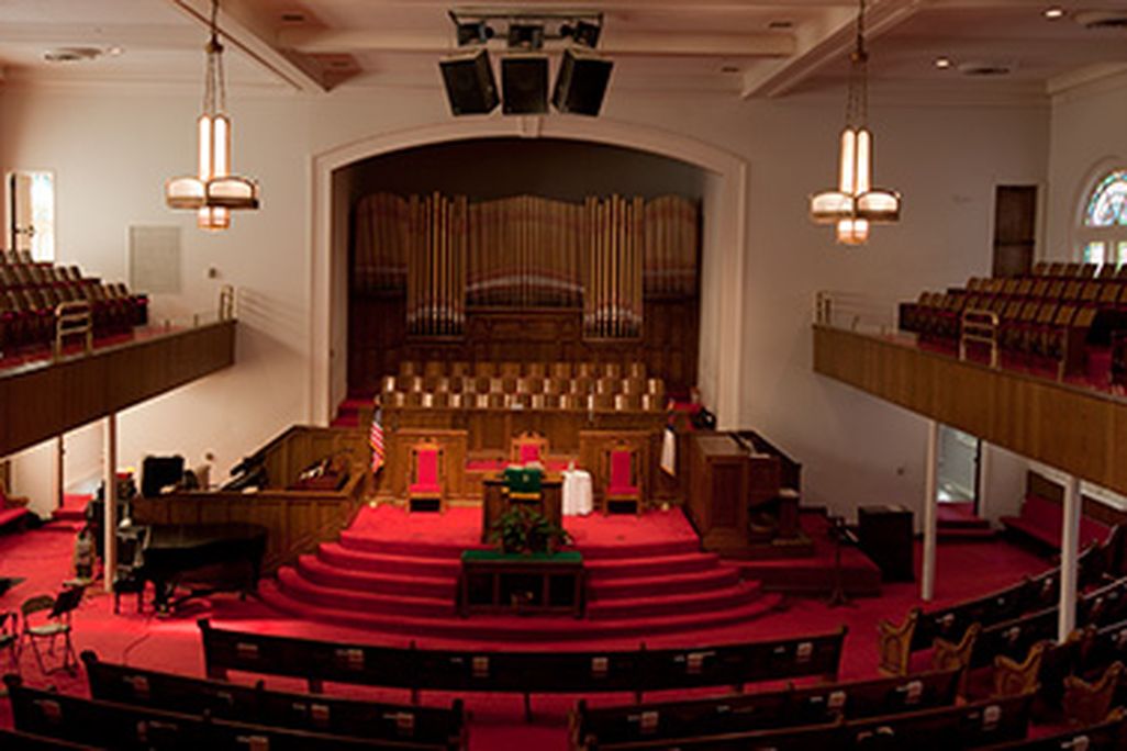 20130913035038birmingham-church-modern-day-470.jpg
