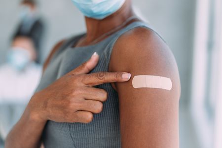 Experts aren&rsquo;t recommending one jab over the other, instead advising individuals to make the decision be made based on personal factors.