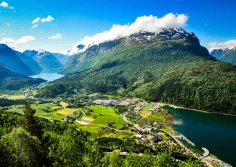 Cruising the Norwegian Fjords description