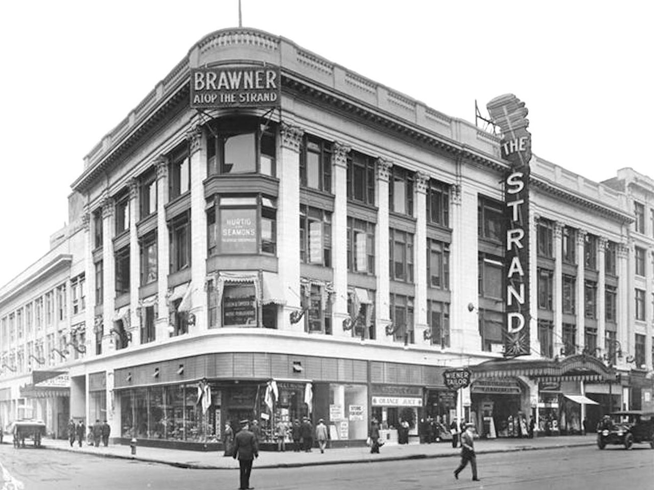 strand_theatre_manhattan_-