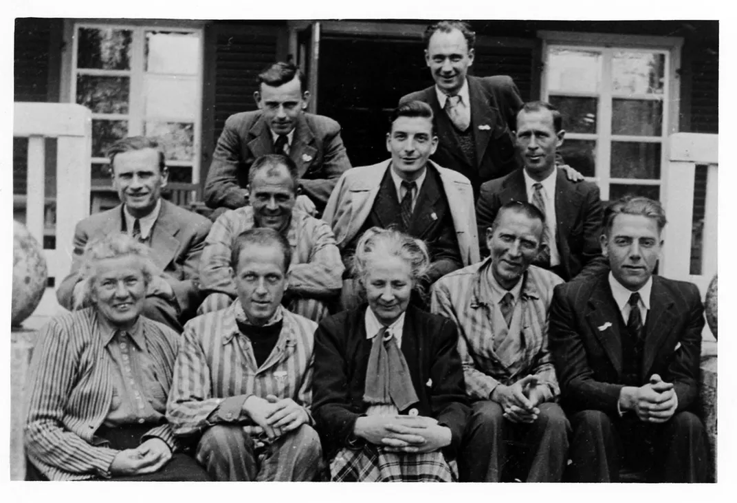 Dutch aristocrat Agatha Maria Henriëtte Laman Trip-de Beaufort (center) and close friend Elisabeth Dabelstein with former inmates of the various labour camps situated around Oberstdorf