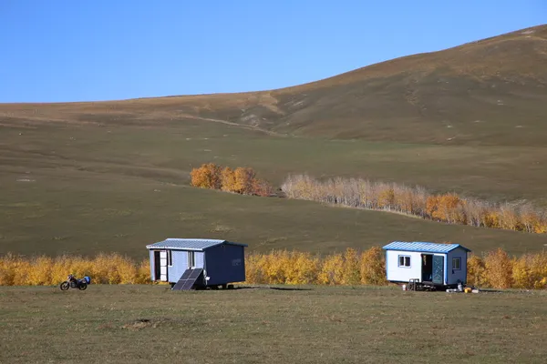 BLUE HOUSE IN GRASSLAND thumbnail