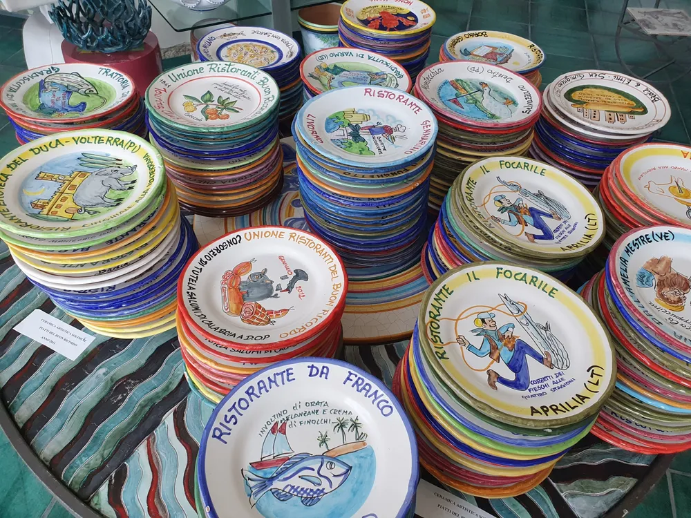 Piatti del Buon Ricordo from Ceramiche Solimene