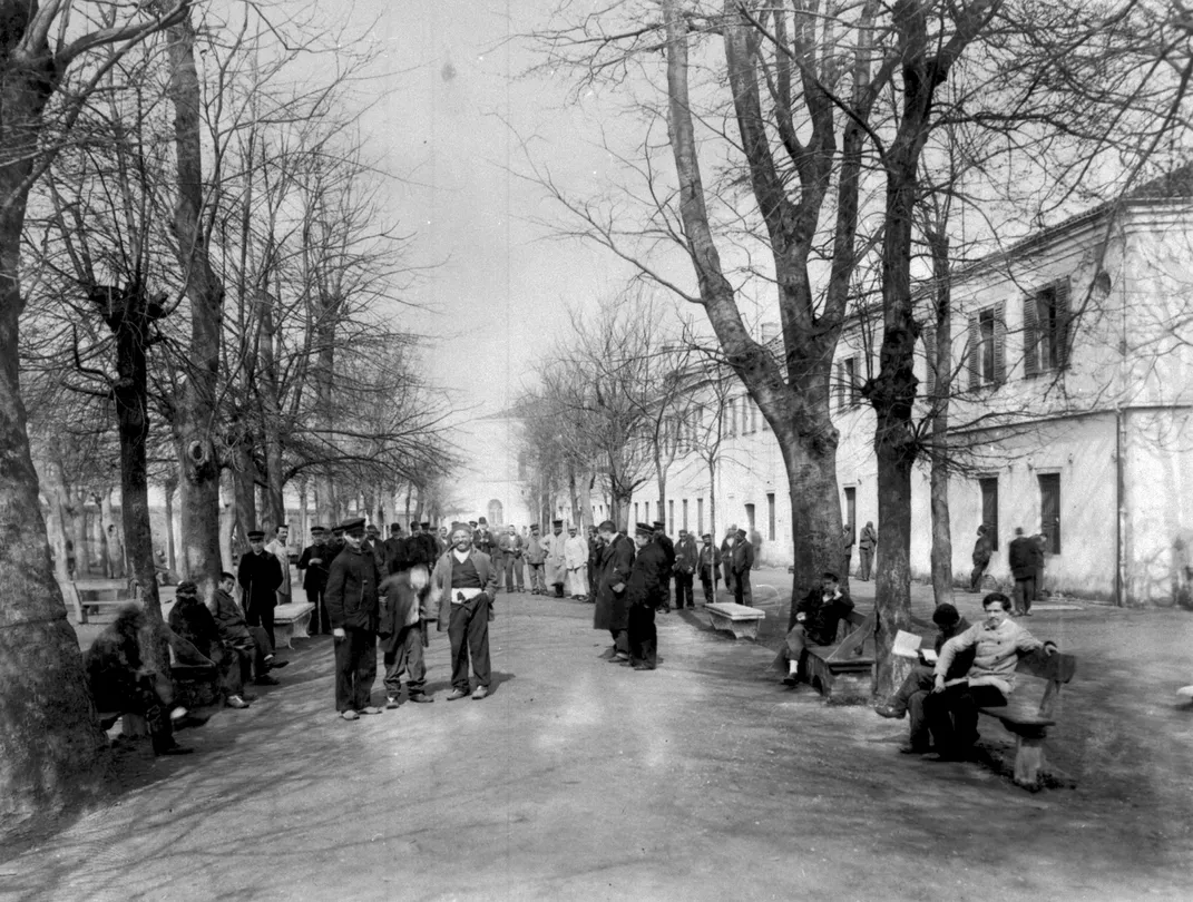 Patients at San Servolo in the early 1900s