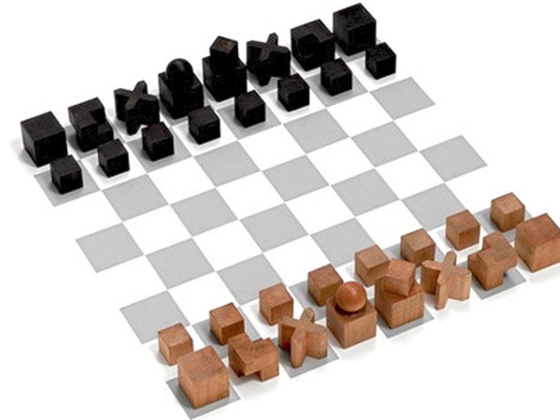 The 3D chess board is cuts off when playing online but works fine
