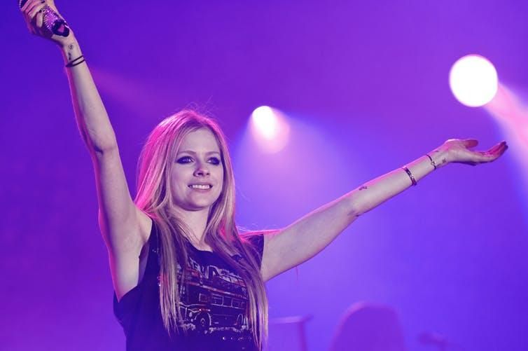 Fans think Avril Lavigne died and was replaced by a clone named Melissa.
