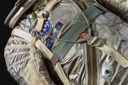 Materials and manufacturing details of the specially made suit of America&#39;s first space traveler were extensively analyzed before being prepared for display on a customized mannequin.