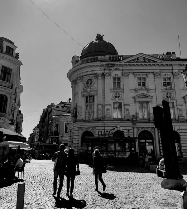 Sunday morning stroll around Bucharest thumbnail