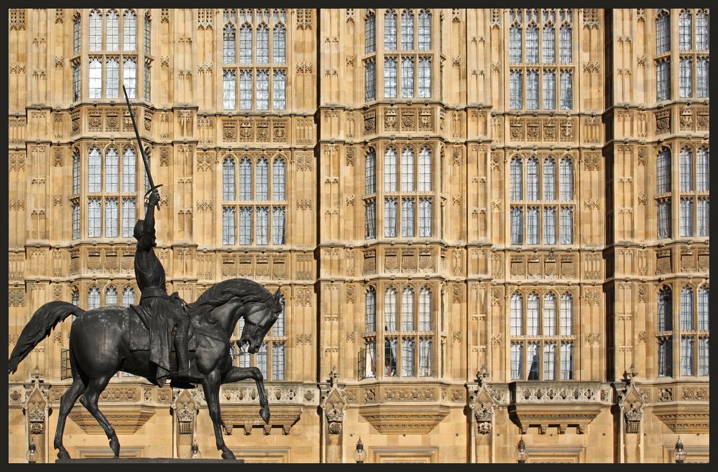 A statue of Richard the Lionheart in London