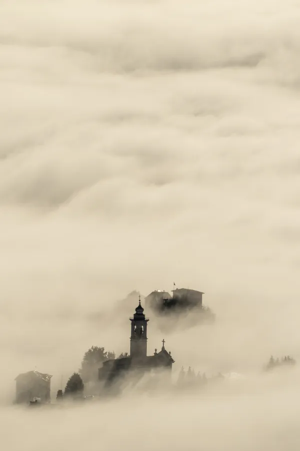 Fog, devouring Pizzino di Taleggio. thumbnail