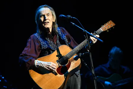 Gordon Lightfoot performing in Beverly Hills, California, in 2019