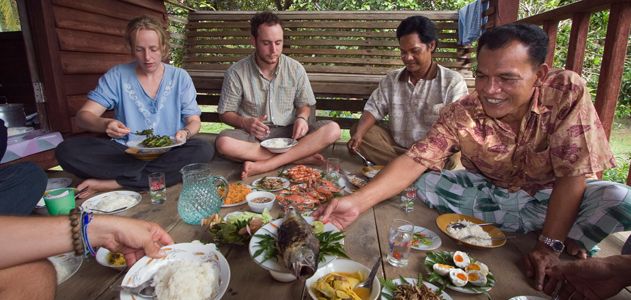 big-idea-mealsharing-tourist-meal-travel-big.jpg